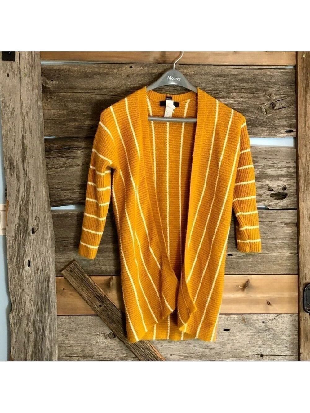 FOREVER 21 cardigan size Small
